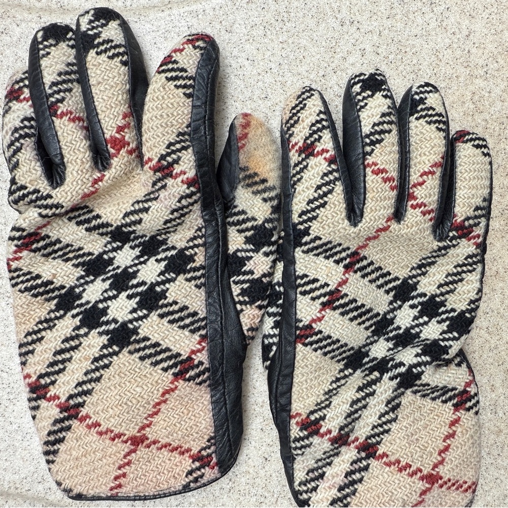 100% Authenic BURBERRY Plaid Wool and Leather Gloves